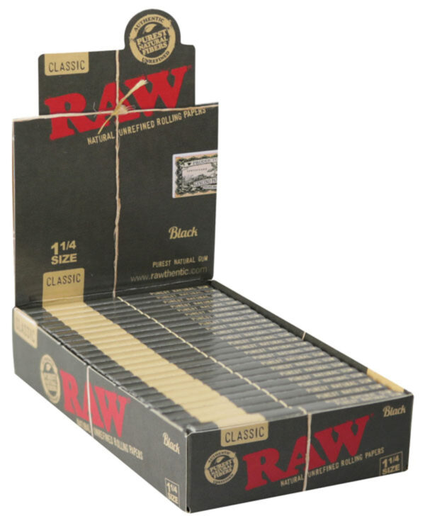 Raw Black Classic Rolling Papers 1 1 4